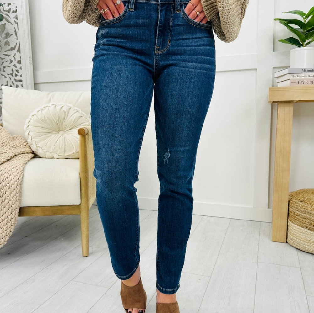 Judy Blue Everyday Esential Relaxed Fit Jean